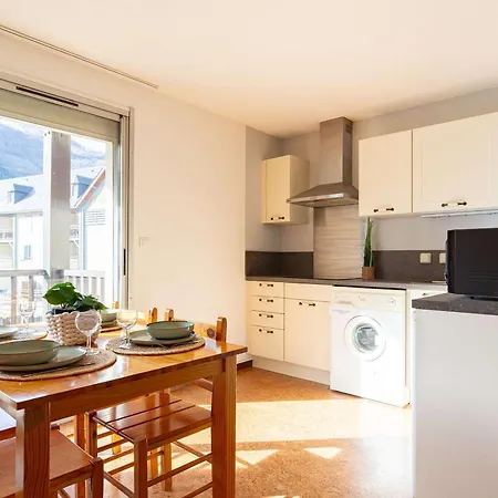 Appartement T3 Fonctionnel Avec Terrasse Et Parking, - Fr-1-296-539