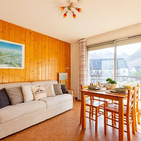 T3 Fonctionnel Avec Terrasse Et Parking, - Fr-1-296-539 * Saint-Lary-Soulan
