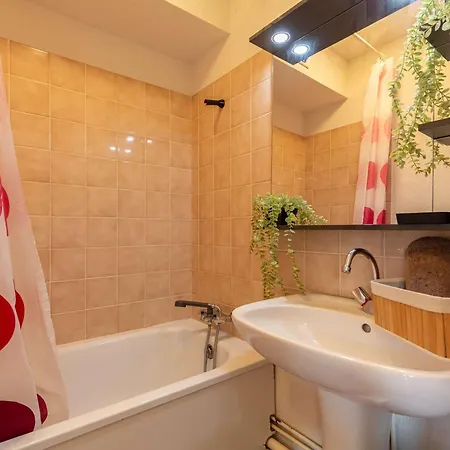 T3 Fonctionnel Avec Terrasse Et Parking, - Fr-1-296-539